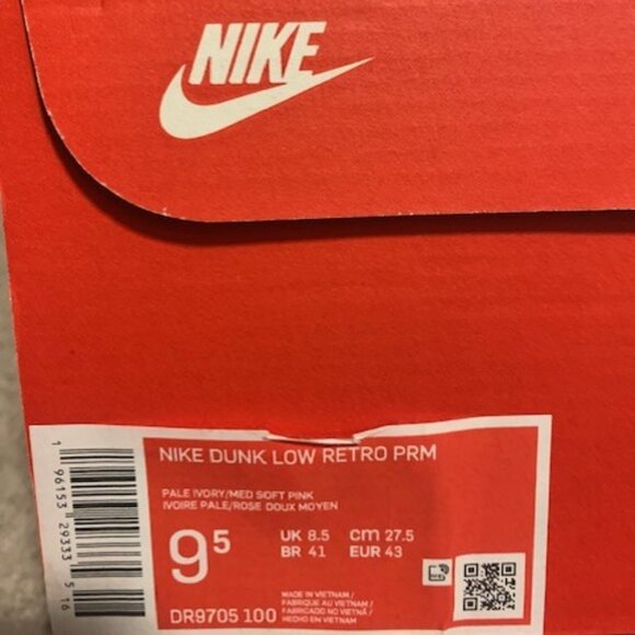 Dunk Low Premium Valentine's Day - Picture 4 of 5